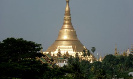 Yangon 5: Shwedagon Pagode – UFO mit eigener Homepage