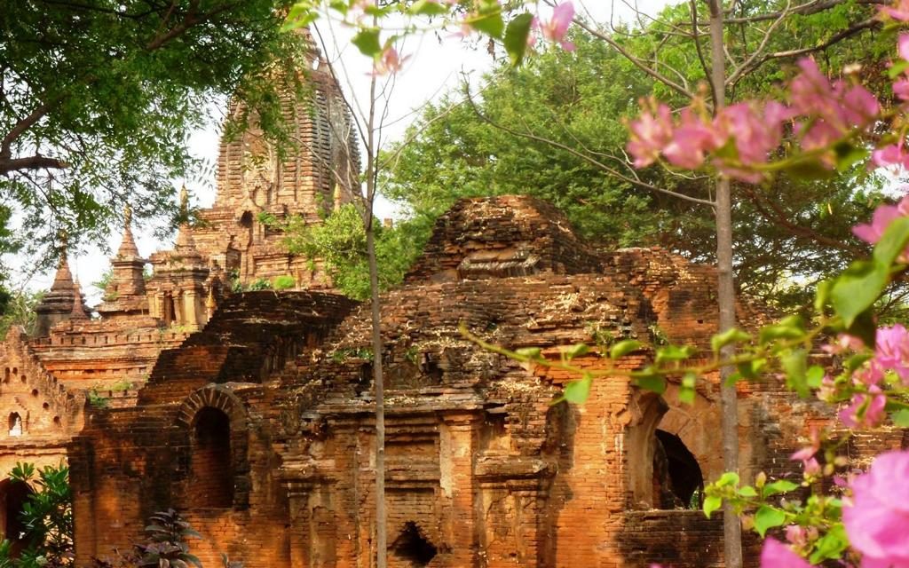 Bagan 1 – Flug ins Reich der Tempel