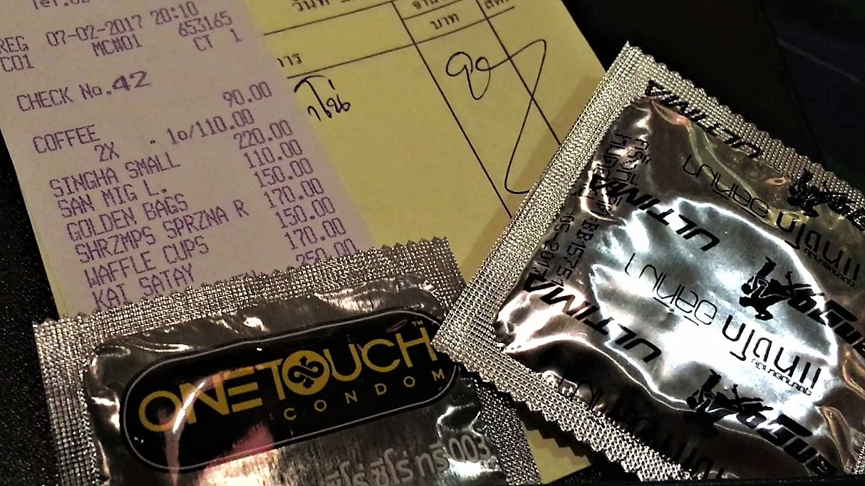 Bangkok: Das Kondom geht aufs Haus